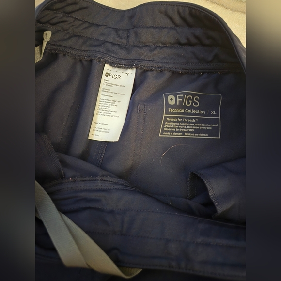 FIGS navy blue scrub bottoms - Picture 2 of 2